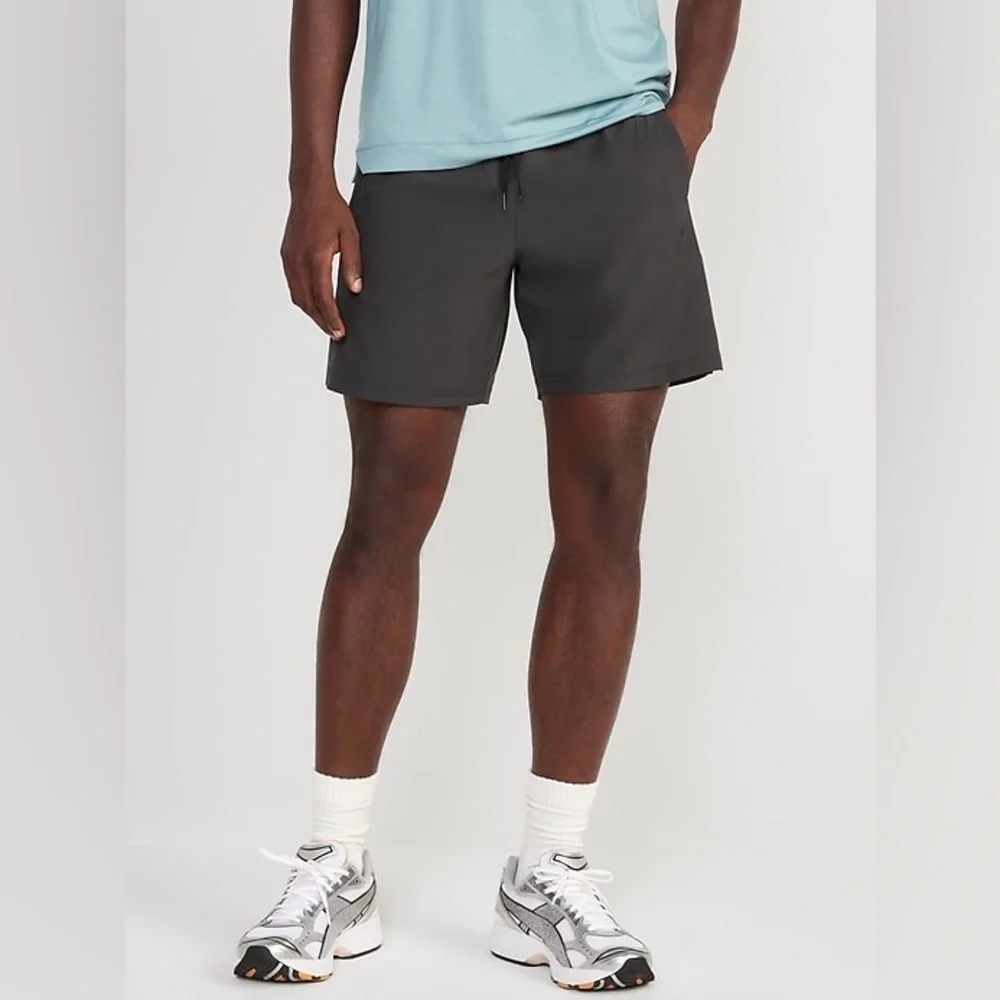 Old Navy Men’s Essential Woven Workout Shorts 7 Inch Inseam
